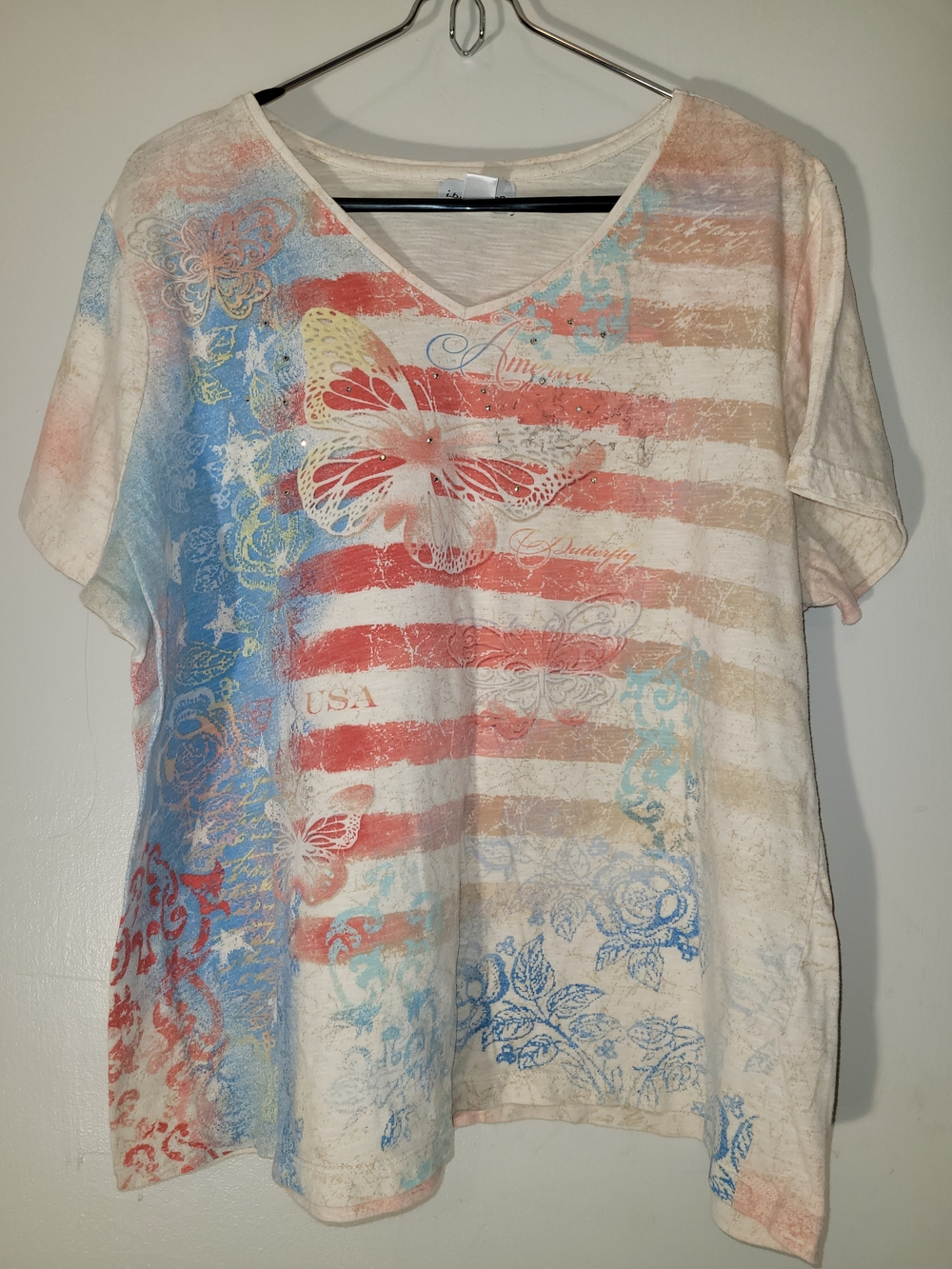 Butterfly Flag Graphic V-Neck Women’s Top - White/Red/Blue